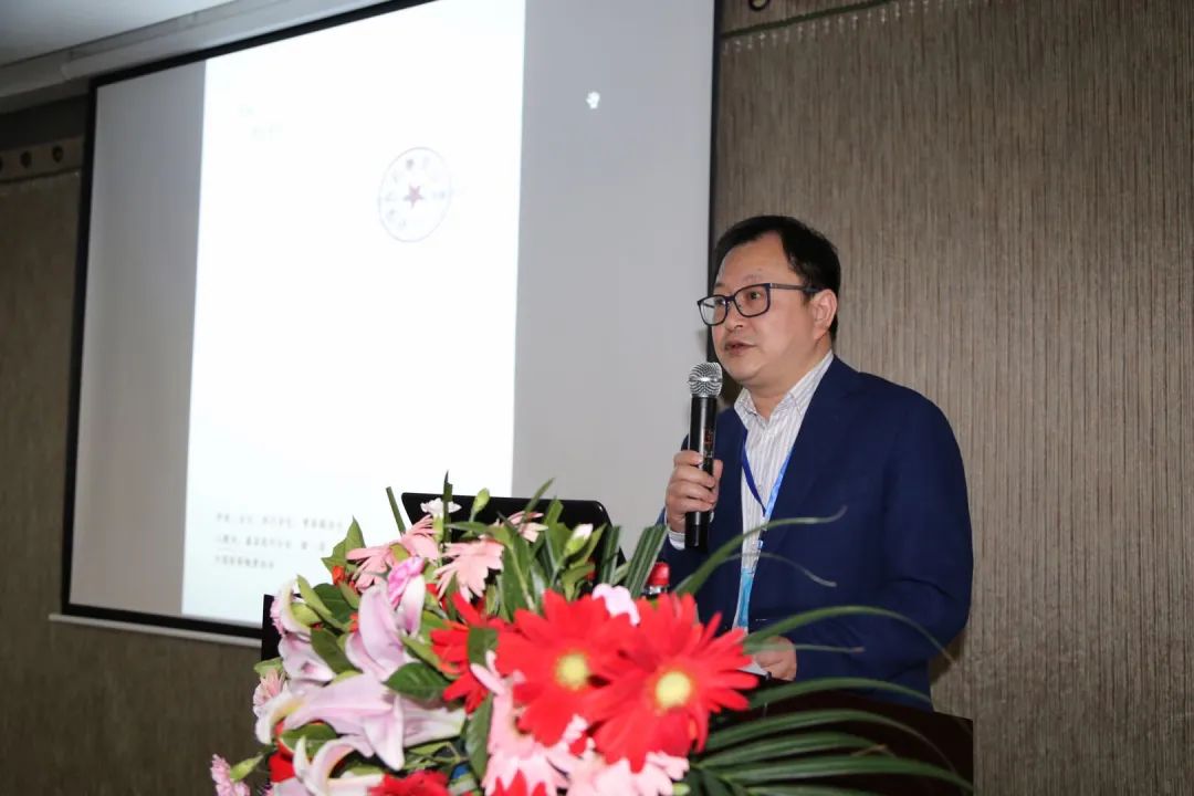 中国医药物资协会监事韦力宣读.jpg
